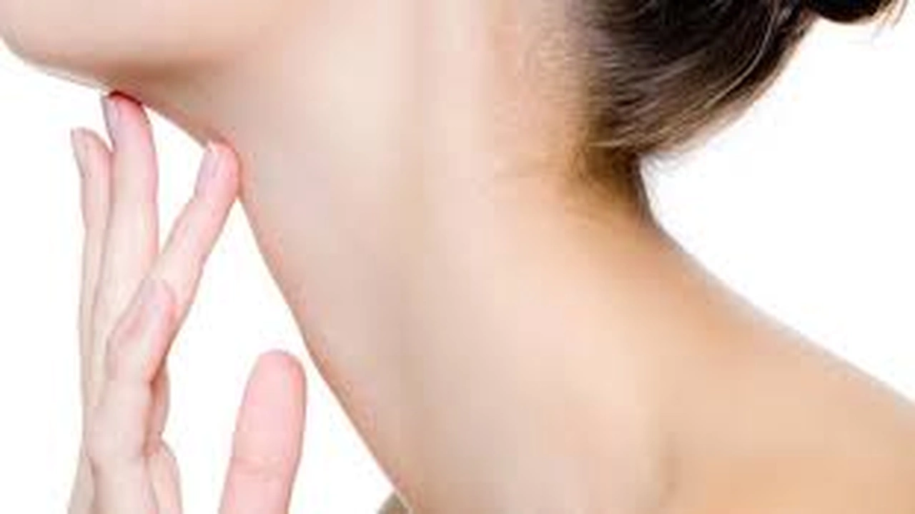 صورة أسباب وعلاج سواد الرقبة