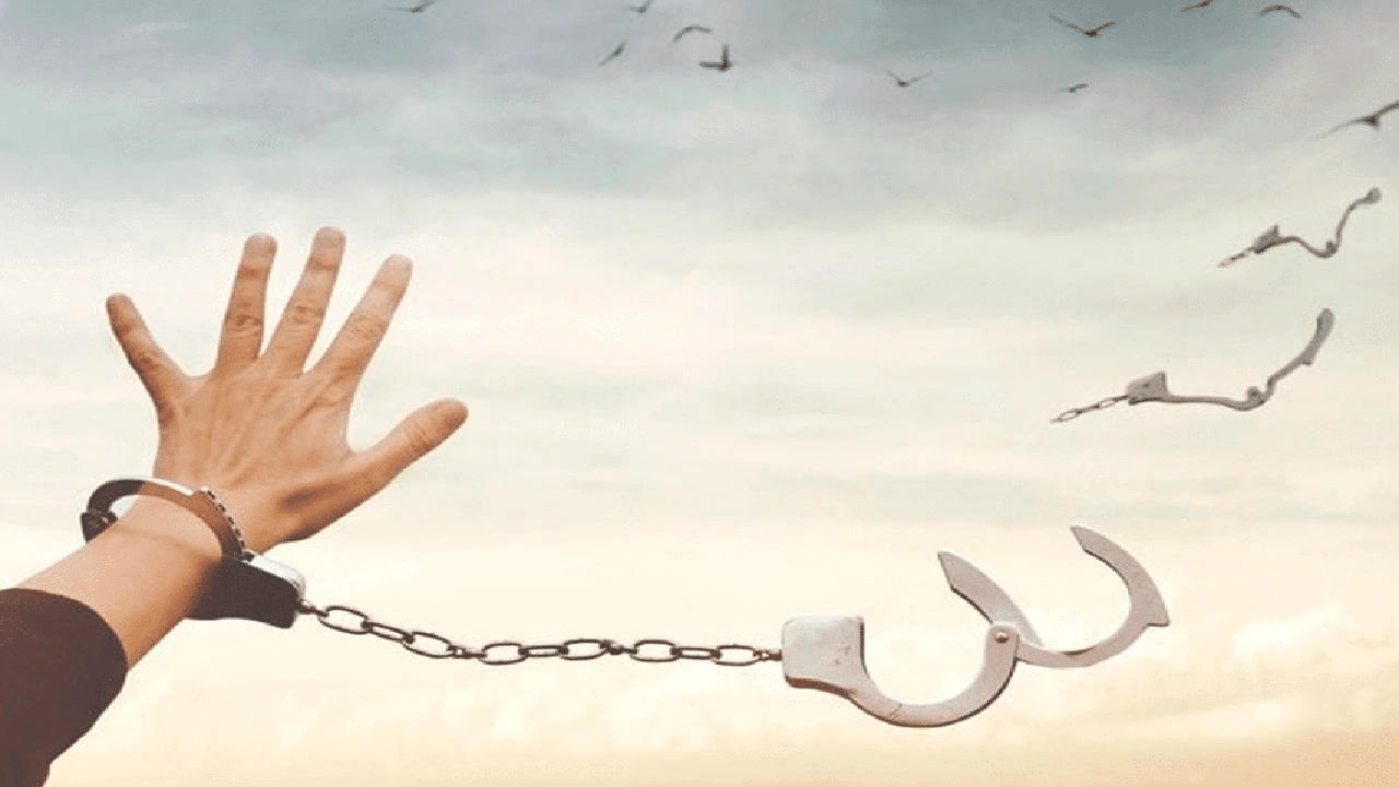 صورة اشعار عن الحرية والكرامة