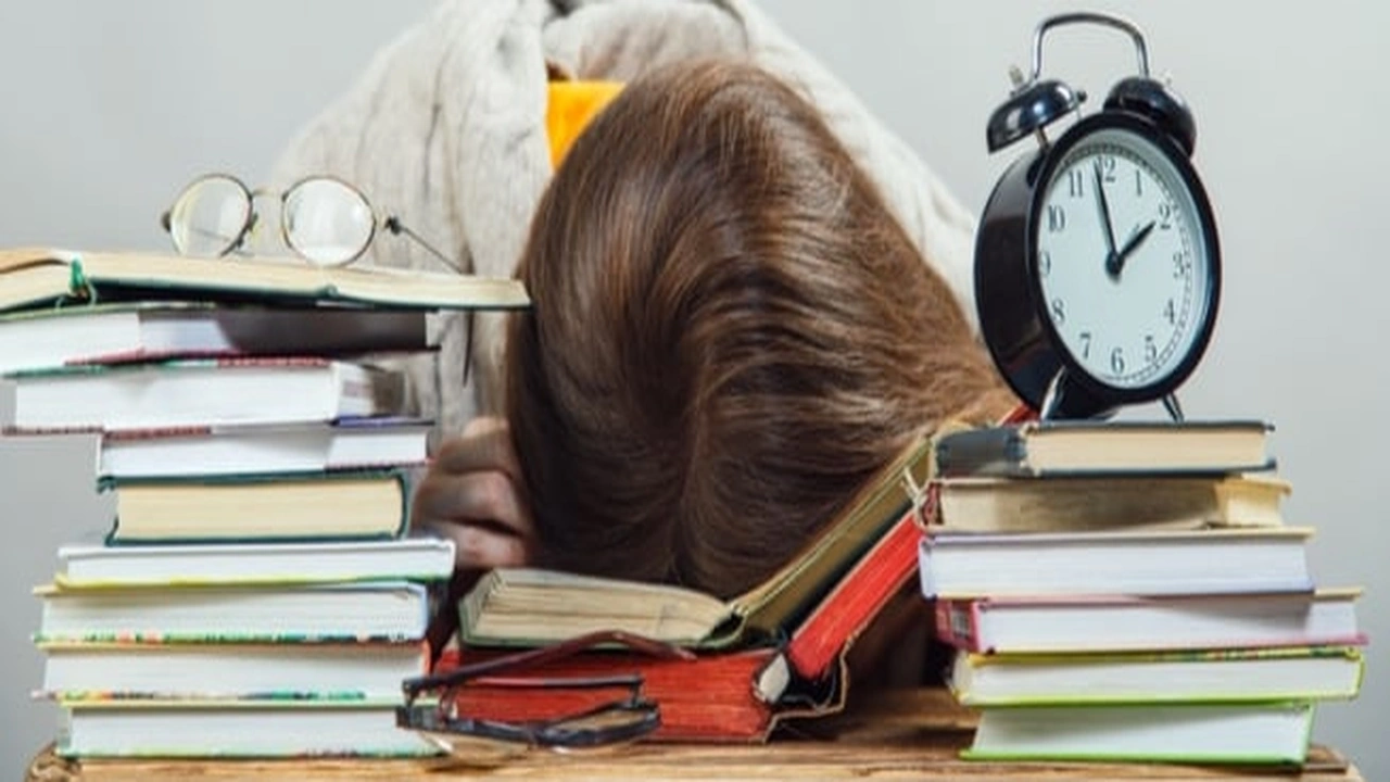 صورة مطويات عن الامتحانات 