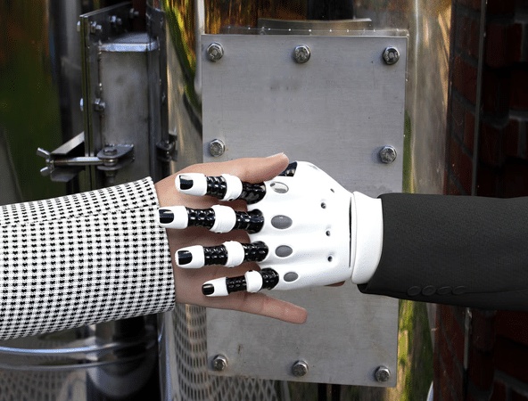 Generating images and creative imagination: artificial intelligence as a tool for artistic creativity? 