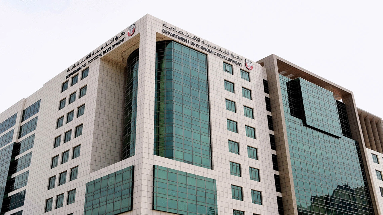 صورة أنواع الرخص التجارية في أبوظبي