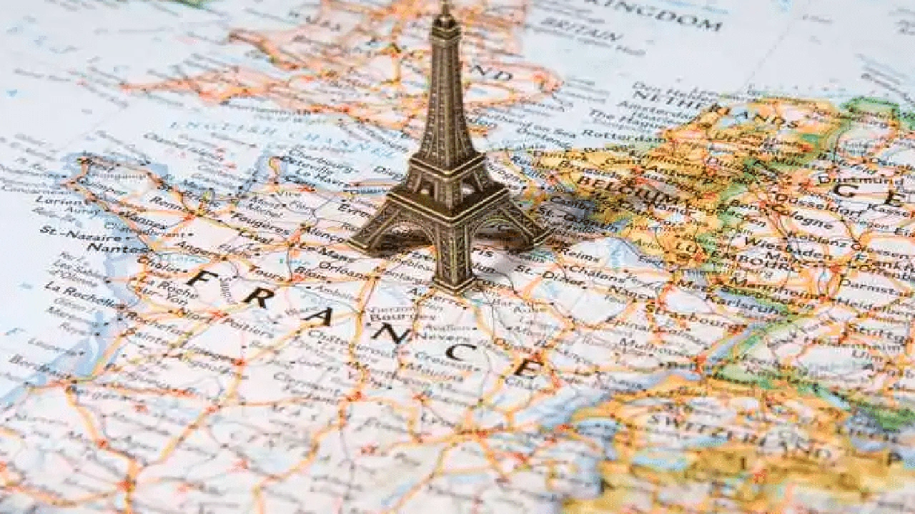 صورة إيجابيات وسلبيات العيش في فرنسا