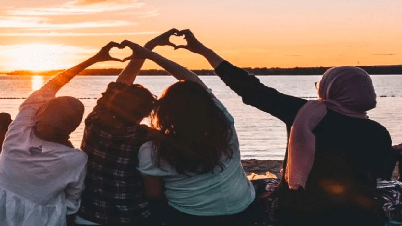 صورة ابيات شعر عن الصداقة والاخوة