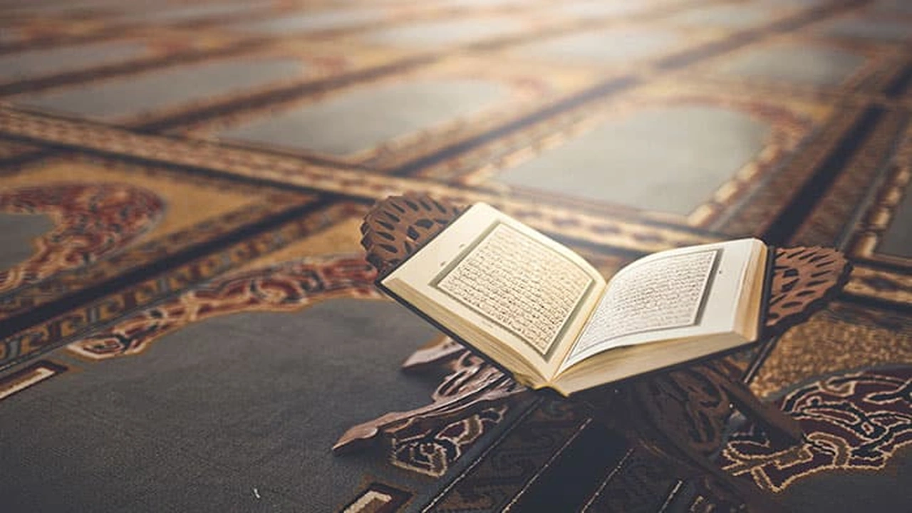 صورة ابيات شعر عن حفظ القران