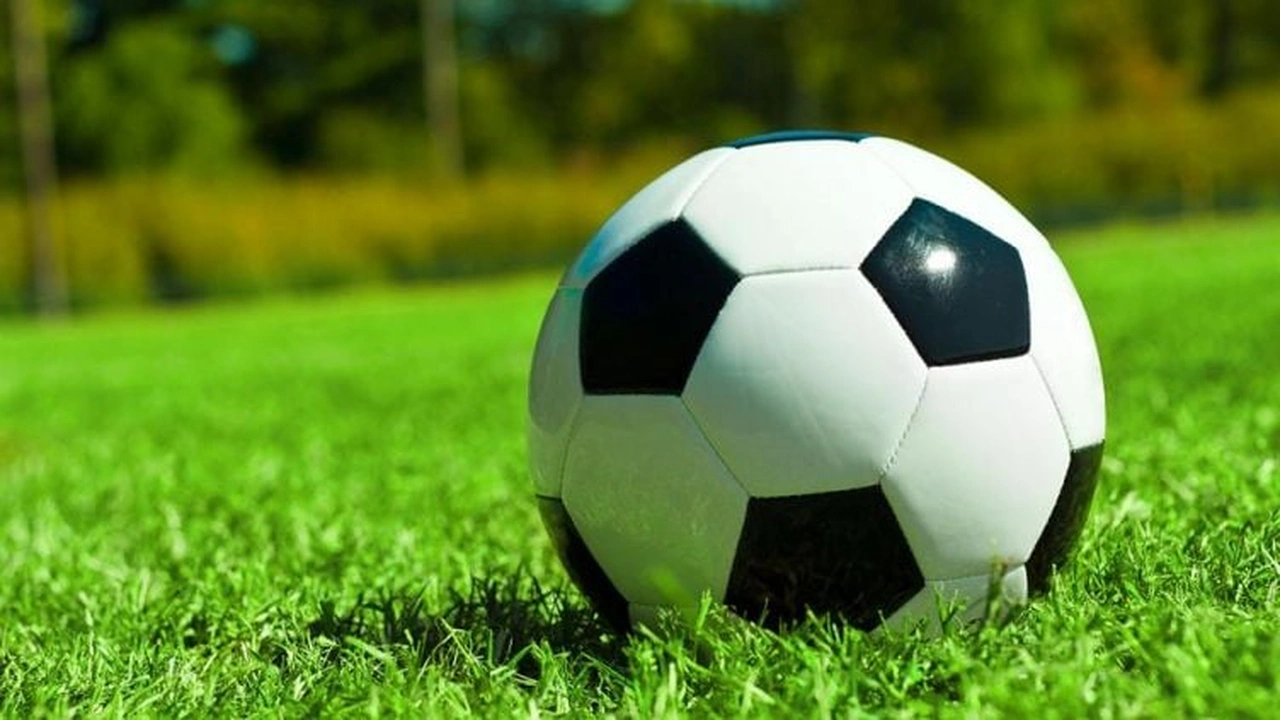 صورة ابيات شعر في كرة القدم