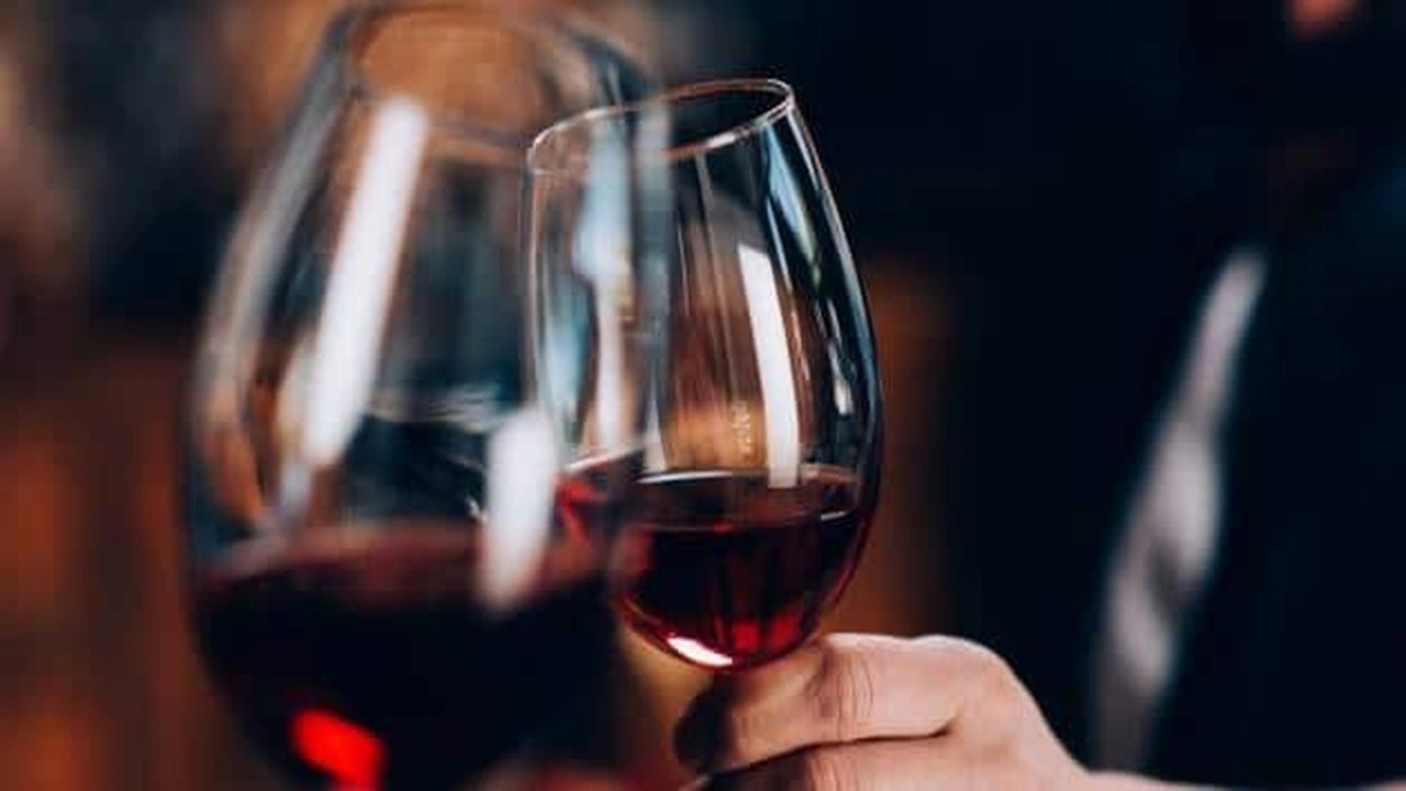 صورة اجمل ما قيل عن الخمر