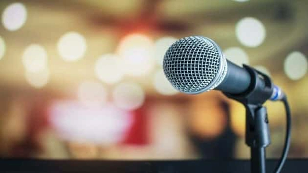 صورة اذاعة مدرسية باللغة الانجليزية عن الصداقة