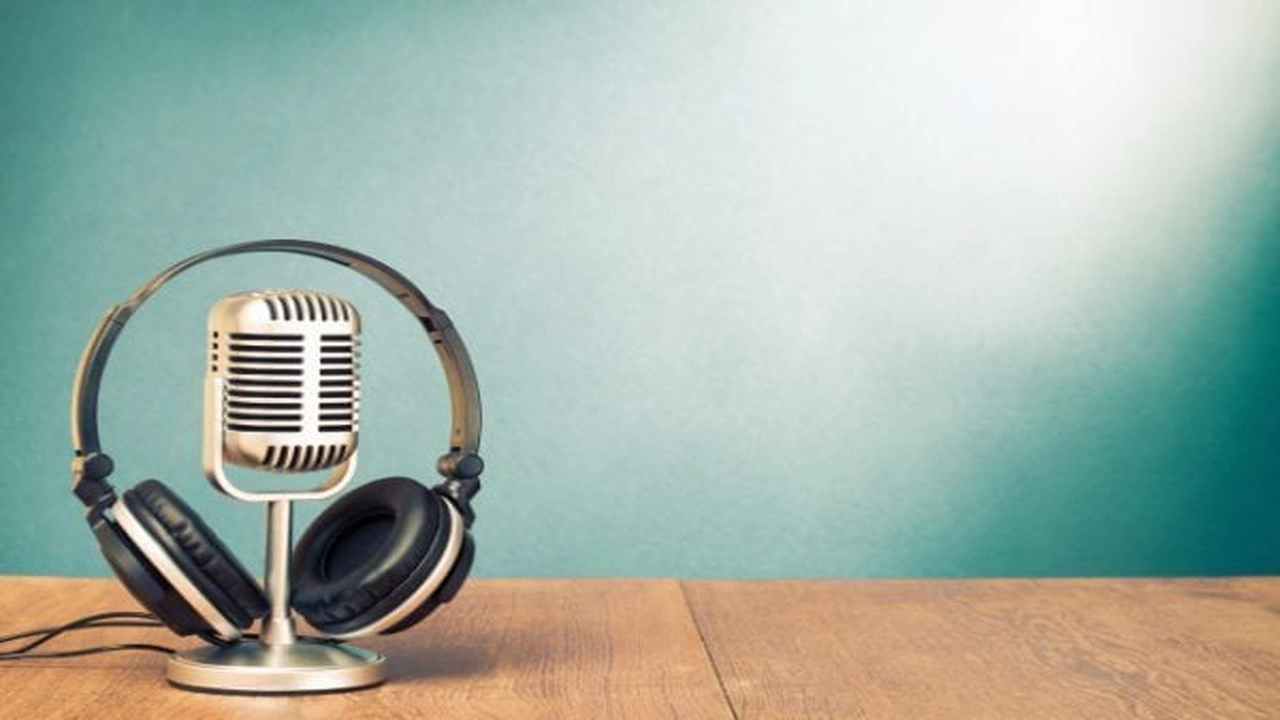 صورة اذاعة مدرسية باللغة الانجليزية عن المعلم