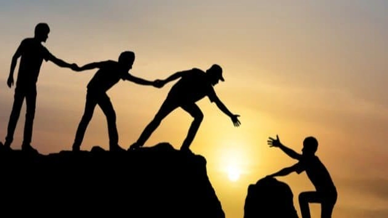 صورة اذاعة مدرسية عن التعاون