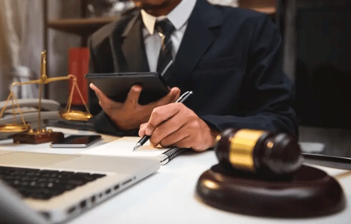 ارقام محامين للاستشاره المجانيه في الرياض و جدة