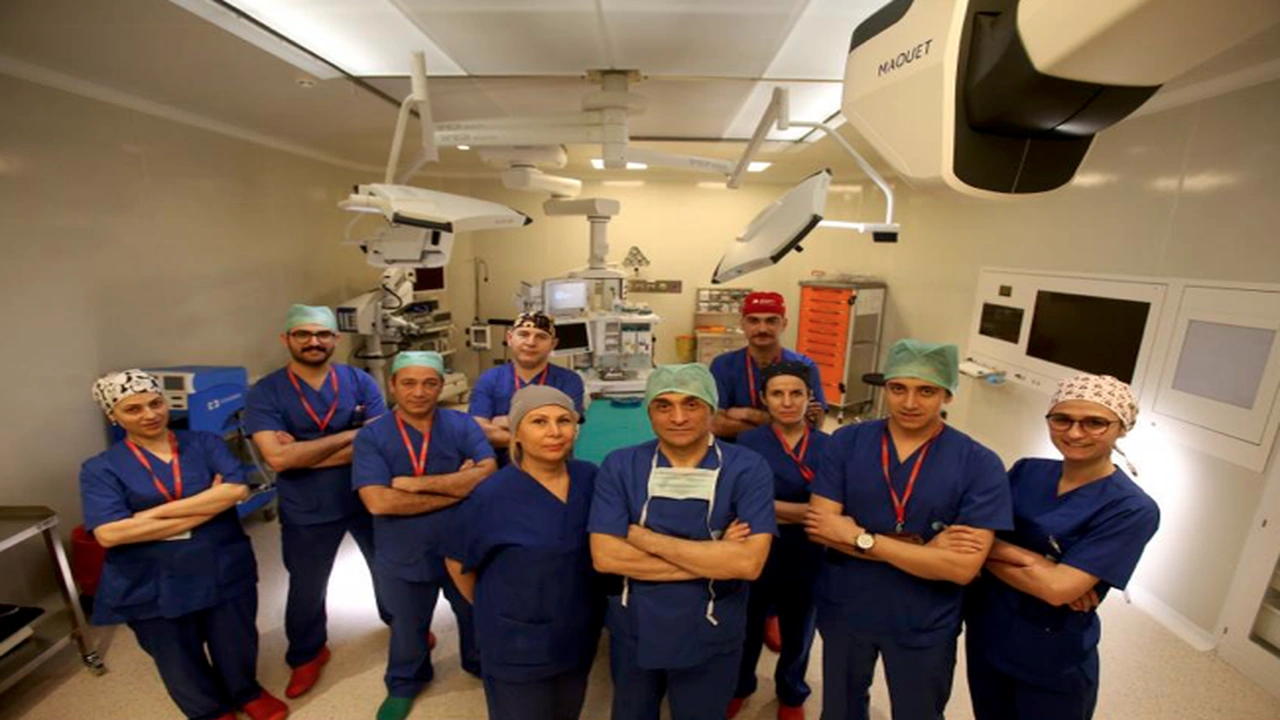 صورة افضل جراح مخ واعصاب في تركيا