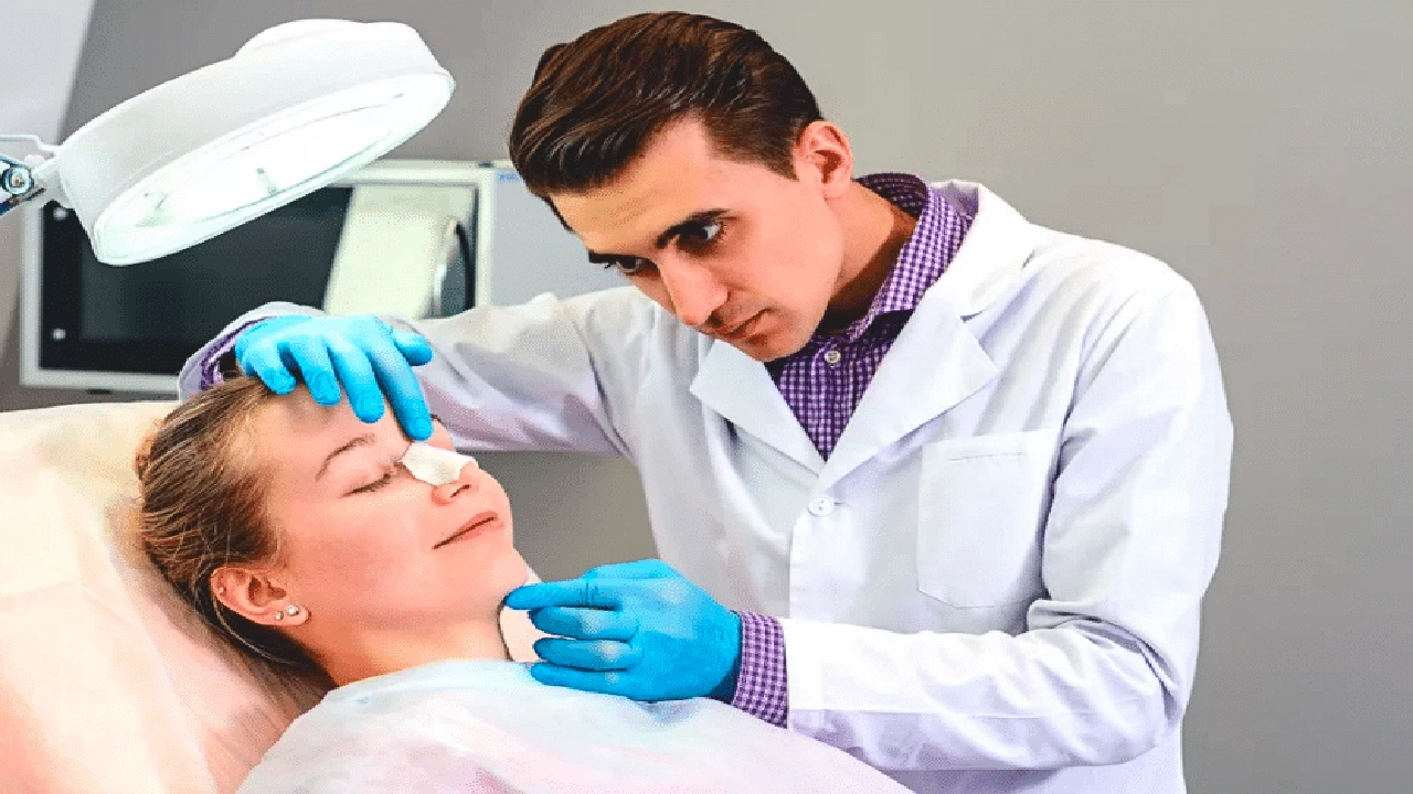 صورة افضل دكتور تجميل انف في سلطنة عمان