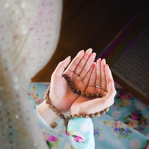 الحمد لله الذي أحيانا بعدما أماتنا وإليه النشور