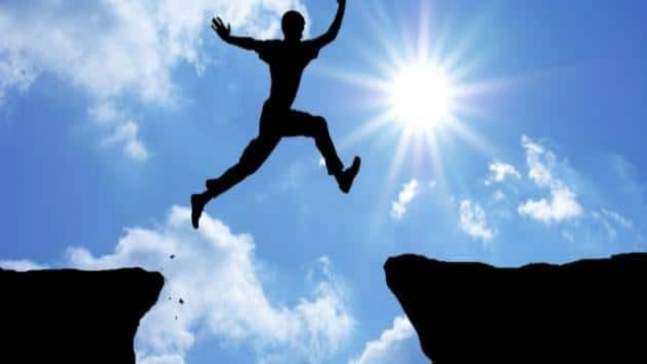 صورة الفرق بين الثقة بالنفس والغرور