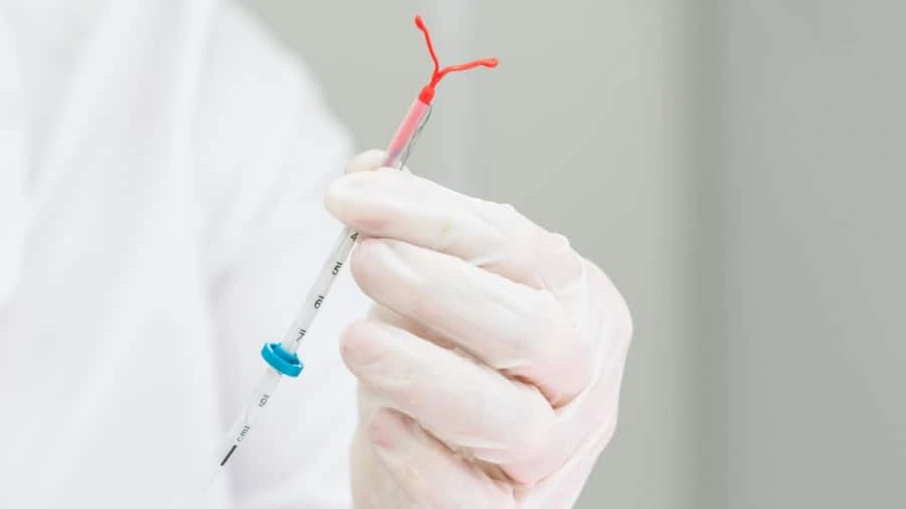 صورة الفرق بين اللولب الهرموني والنحاسي