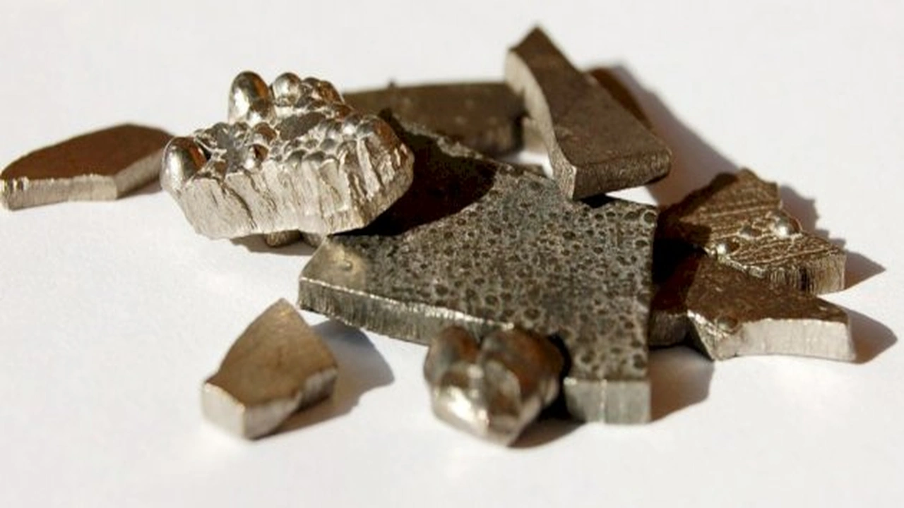 صورة بحث جامعي عن الفلزات