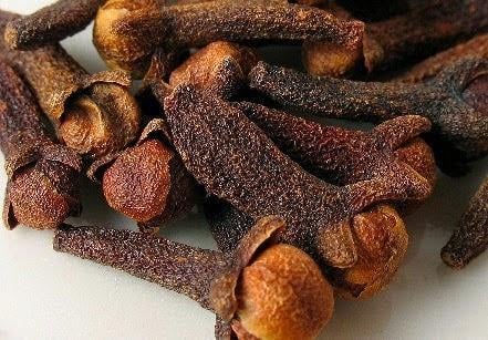 تجربتي مع بخاخ القرنفل للشعر