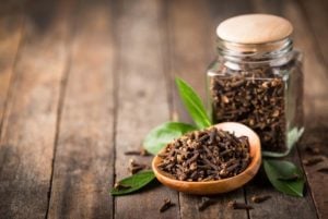 تجربتي مع بخاخ القرنفل للشعر