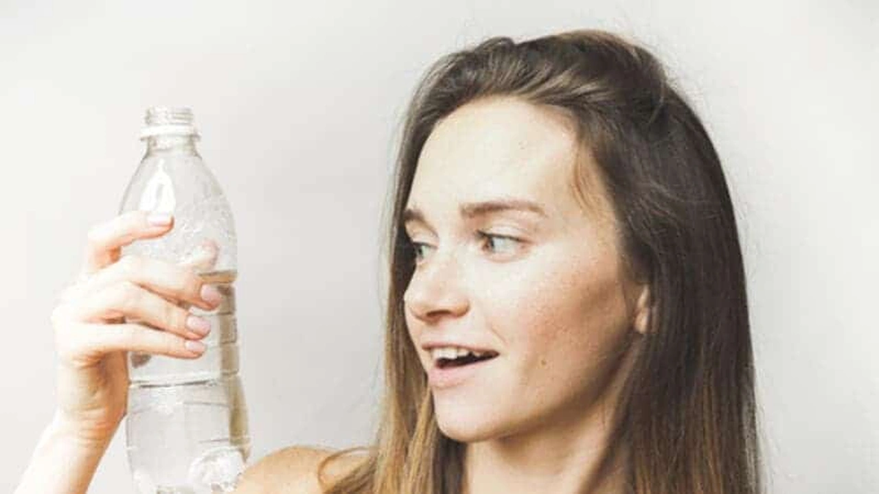 صورة تجربتي مع شرب الماء وقت الدورة