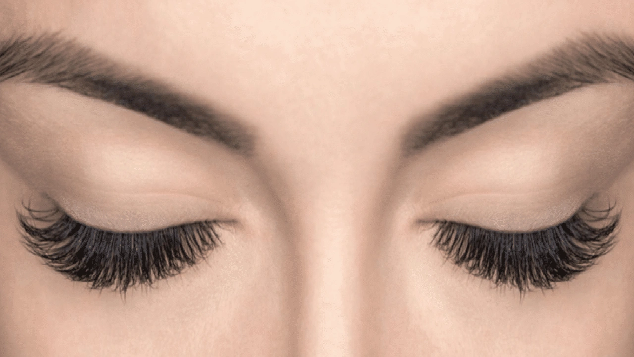 صورة تجربتي مع قطرة تطويل الرموش