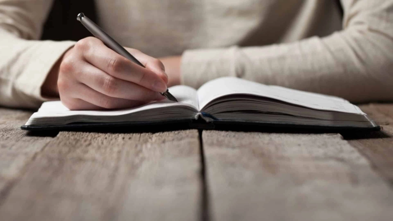 صورة تدريب على writing