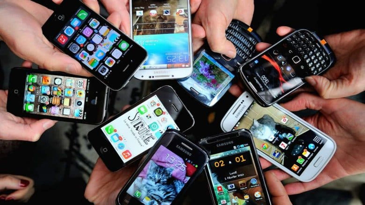 صورة تعبير عن فوائد الهاتف النقال بالفرنسية