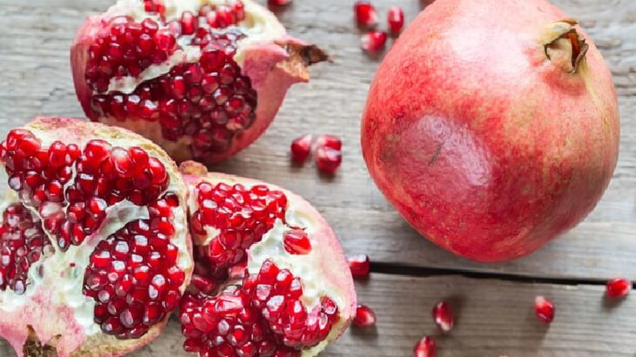 صورة تفسير الرمان في المنام