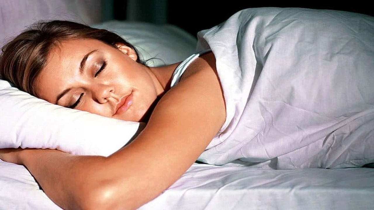 صورة تفسير حلم أبي يلمس عورتي في المنام