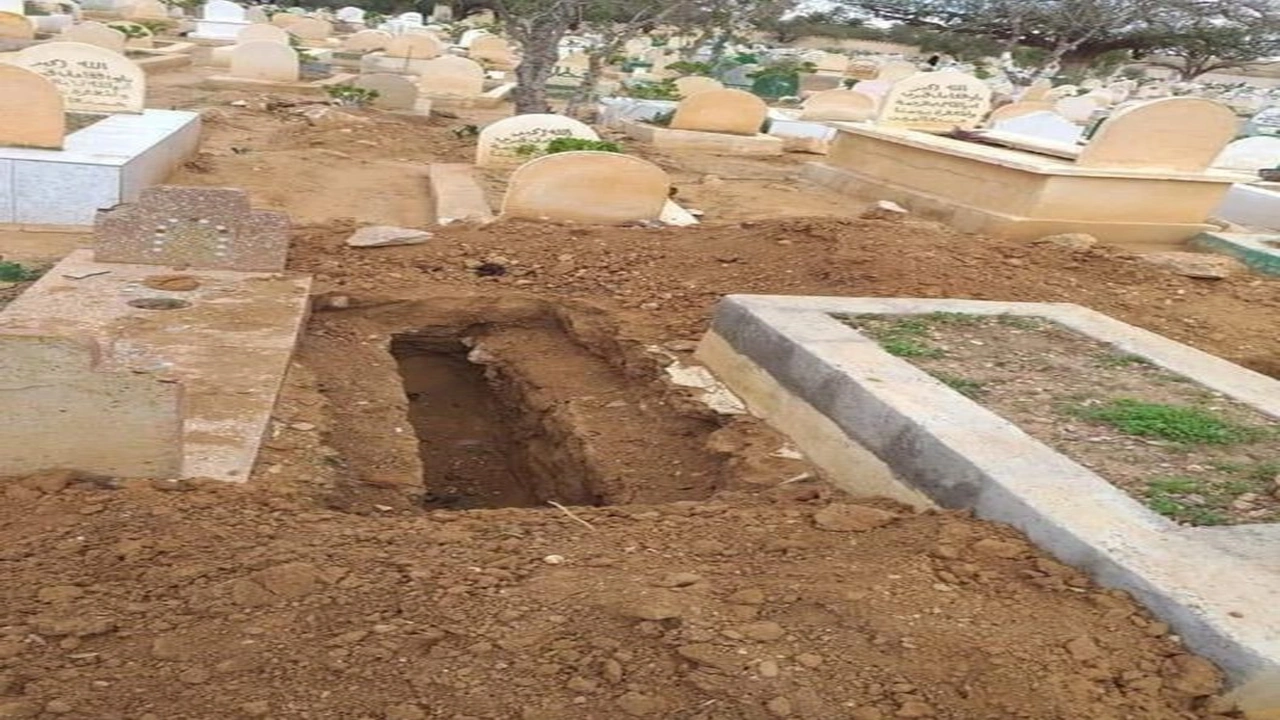 صورة تفسير حلم القبر المفتوح