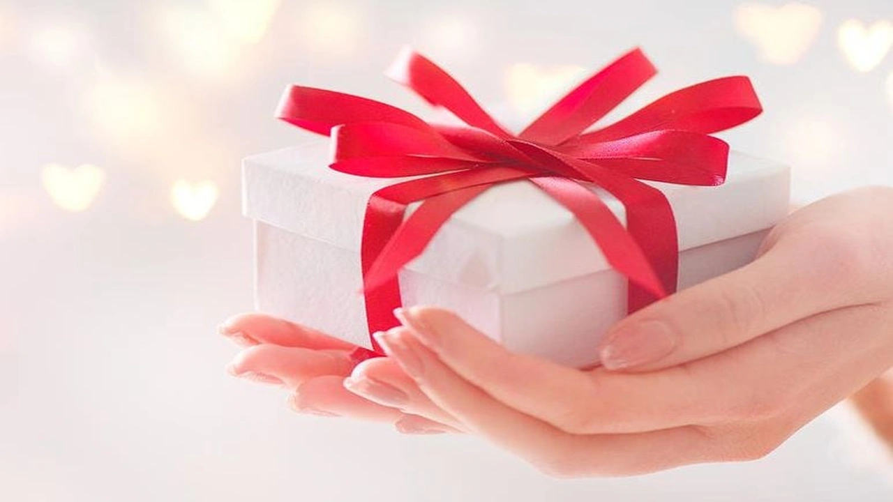 صورة تفسير حلم الهدية في المنام بالتفصيل