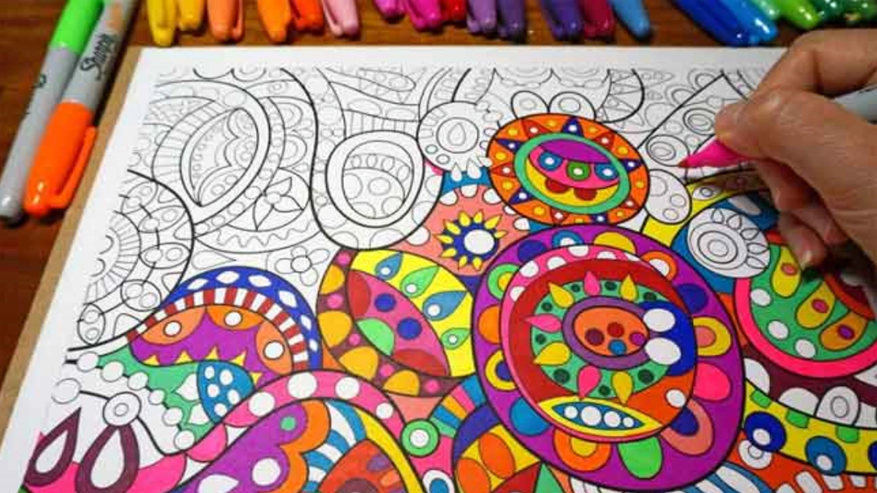 صورة تلوين الرسومات يفيد الكبار أيضا