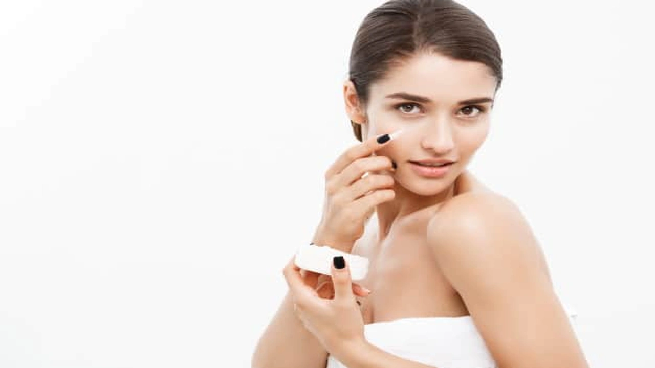 صورة خلطة كريمات تبيض الجسم للعرايس