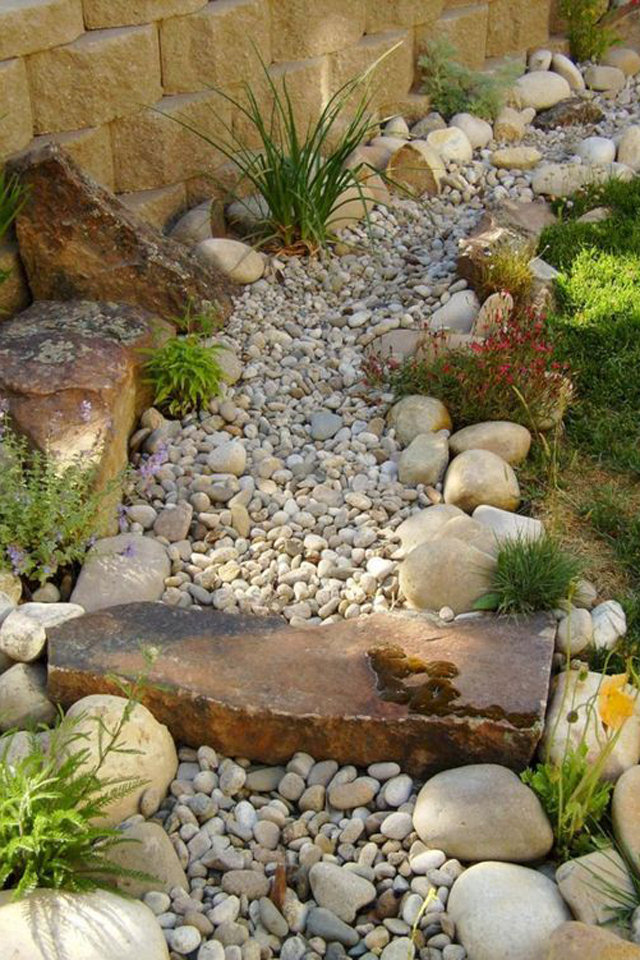ديكورات حدائق منزلية صغيرة وبسيطة