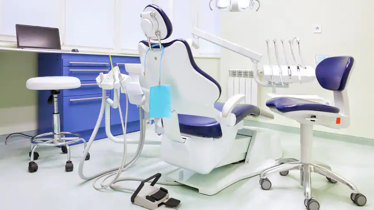 صورة راتب طبيب الاسنان في الامارات