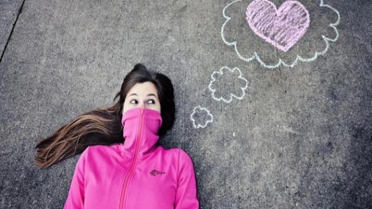 صورة رسائل تخلي البنت تموت فيك