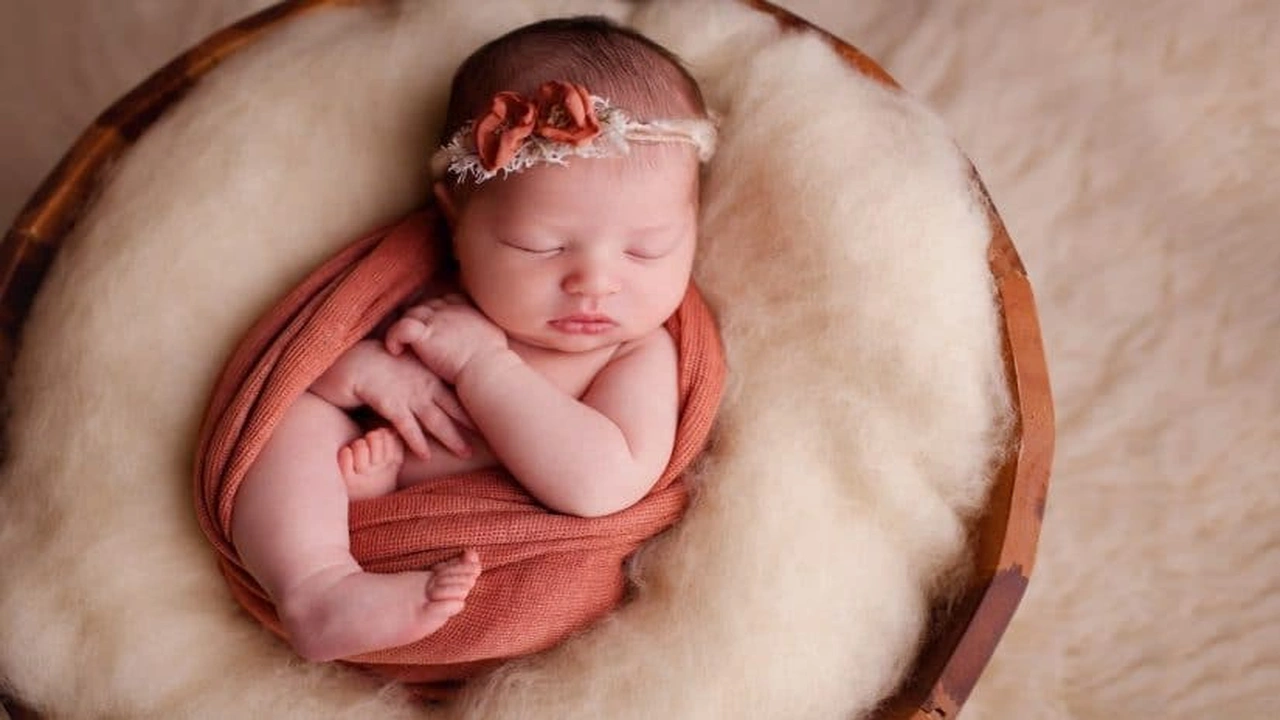 صورة رسائل تهنئة بالمولودة الجديدة انستقرام