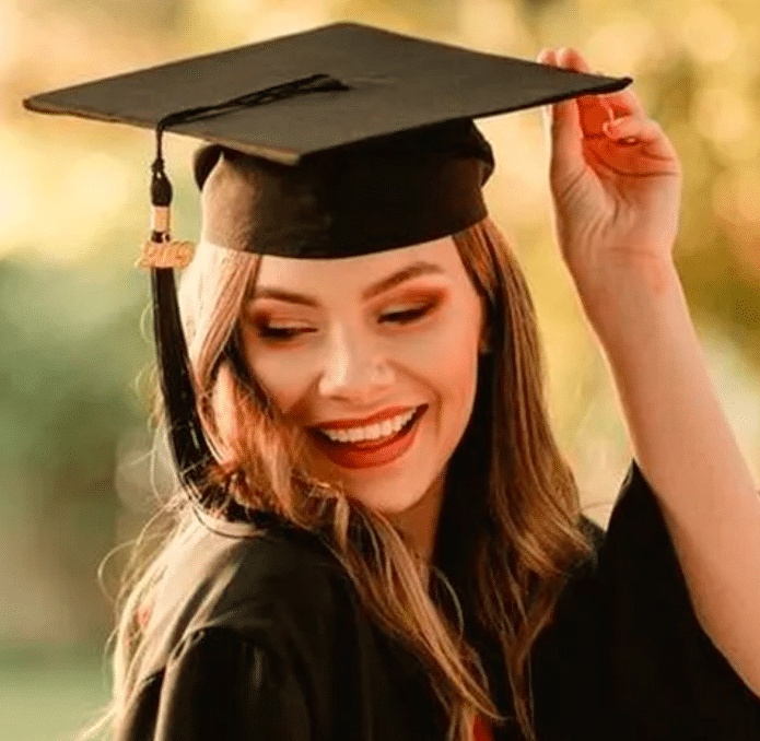 صور بنات تخرج 2024