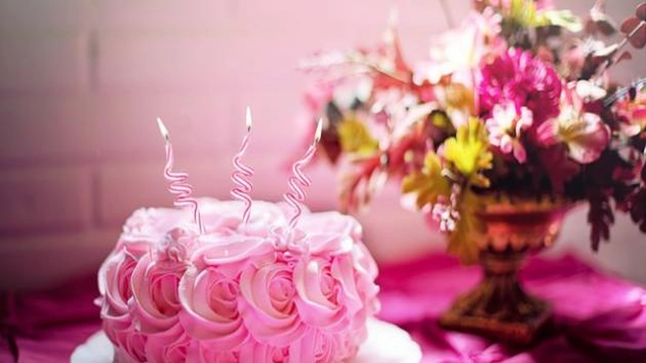 صورة عبارات تكتب على الكيك للاخت