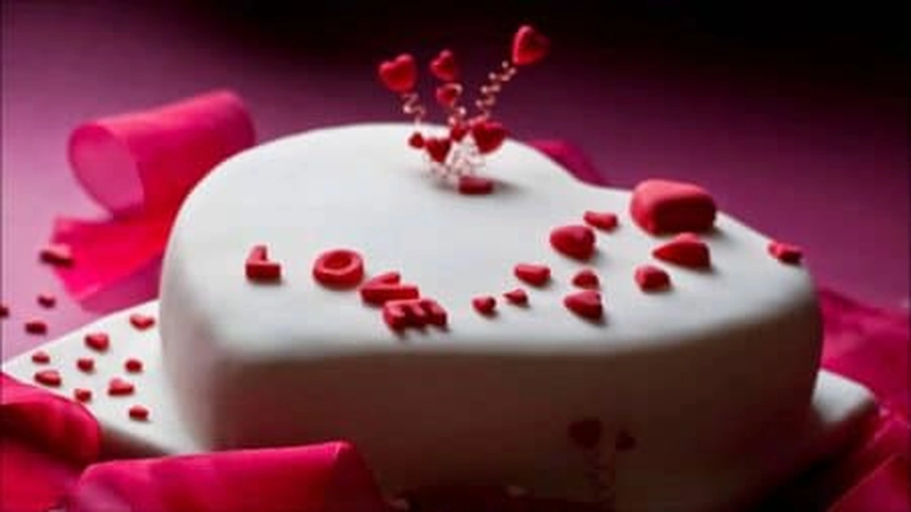 صورة عبارات تكتب على الكيك للحبيب