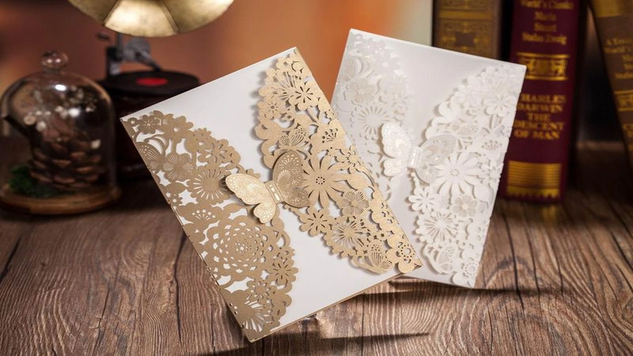 صورة عبارات تكتب في بطاقات الدعوة