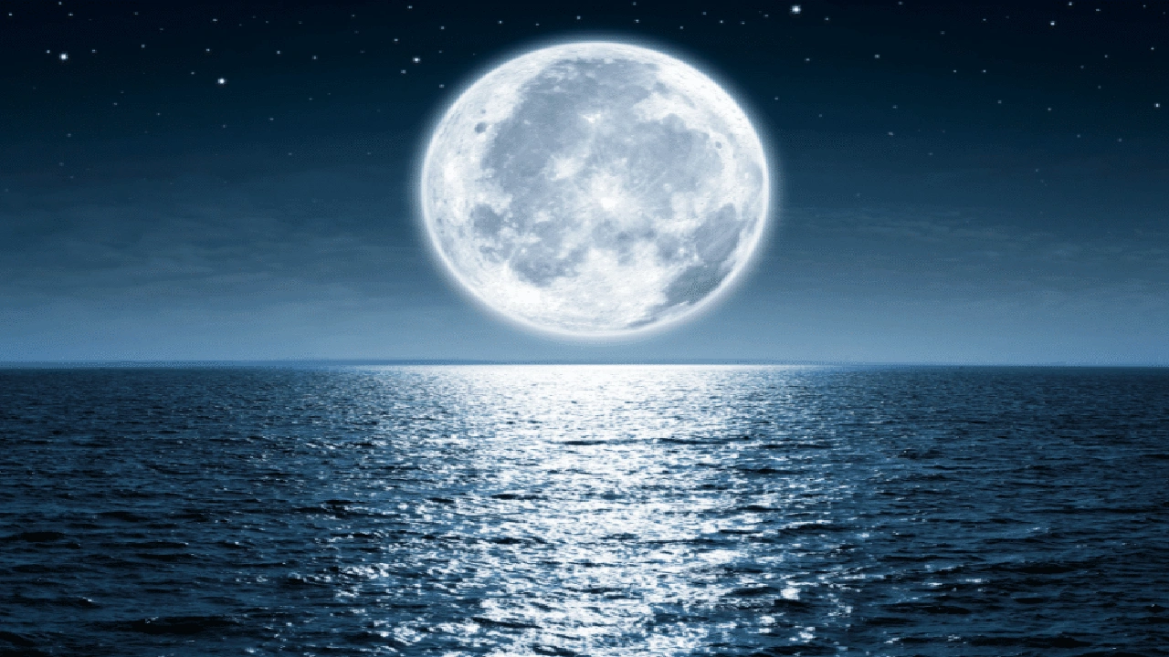 صورة عبارات عن القمر بالانجليزي