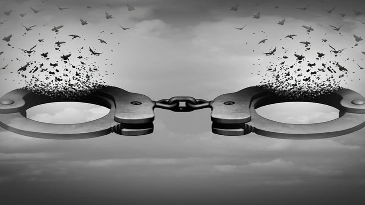 صورة عبارات للخروج من السجن