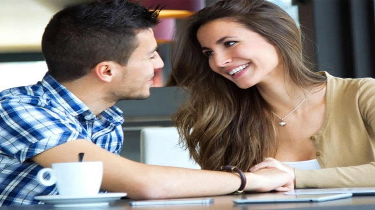 صورة قصص حب وغرام رومانسية للكبار : قصة القهوة المالحة