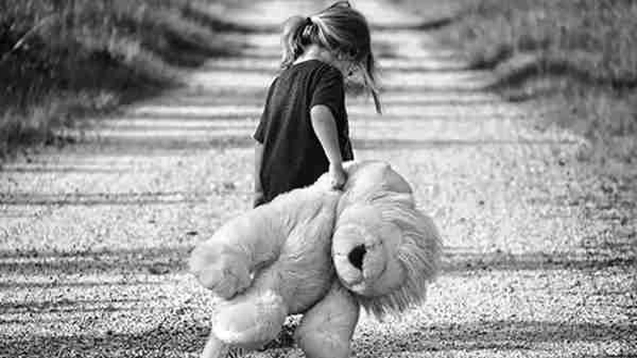 صورة قصص حزينة واقعية مبكية