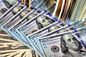 كم زائر تحتاج لتربح 100 دولار ؟
