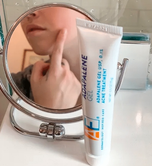 كيفية استخدام adapalene