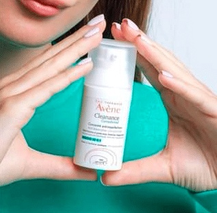 كيفية استخدام avene cleanance comedomed
