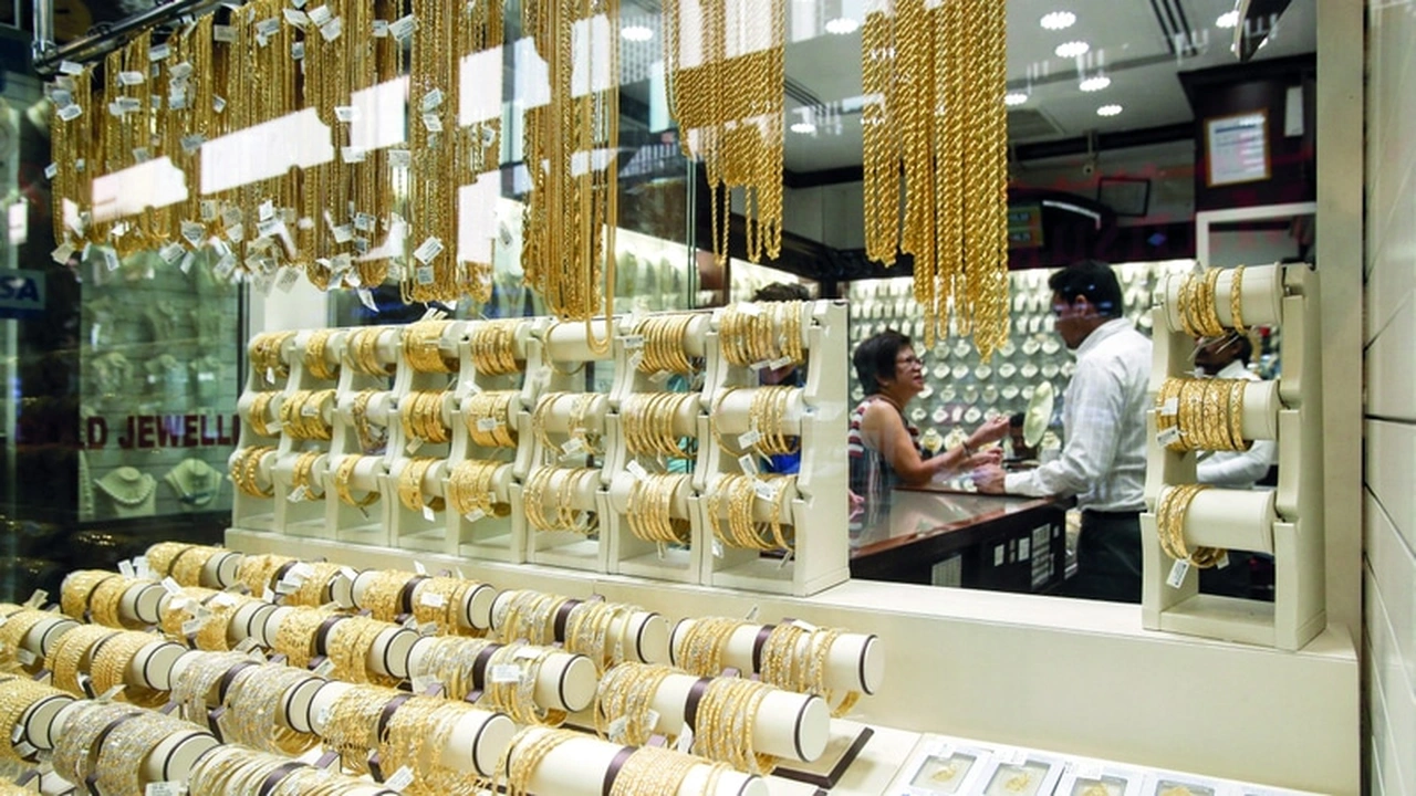 صورة محلات بيع الذهب المستعمل في العين