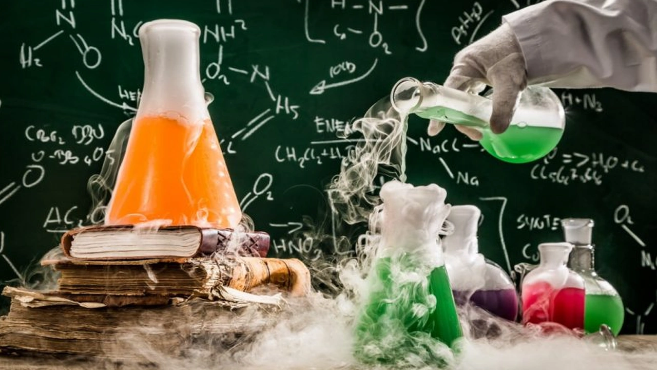 صورة مطويات عن حالات المادة