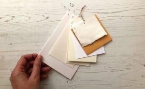 مطويات مميزة بالورق